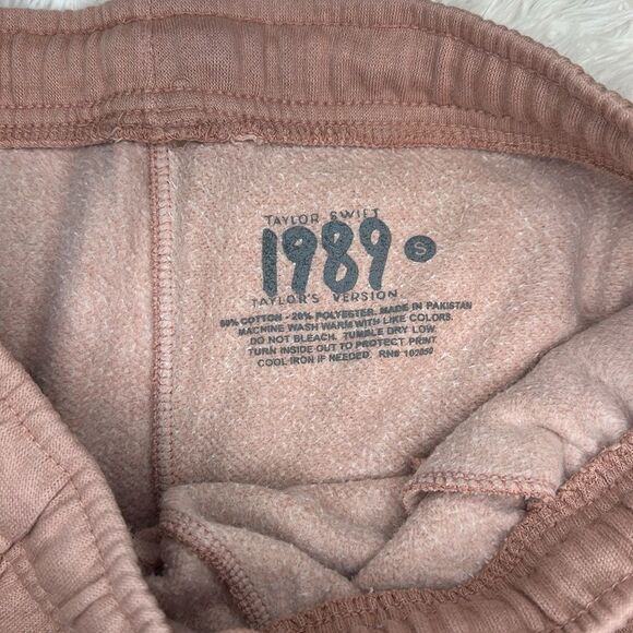 NWOT 1989 (TAYLOR'S VERSION) PINK Sweat Pants Size Small - Picture 5 of 8